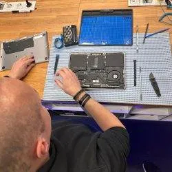 Snelle en betrouwbare laptop reparatie in Uithoorn Snelle en betrouwbare laptop reparatie in Uithoorn